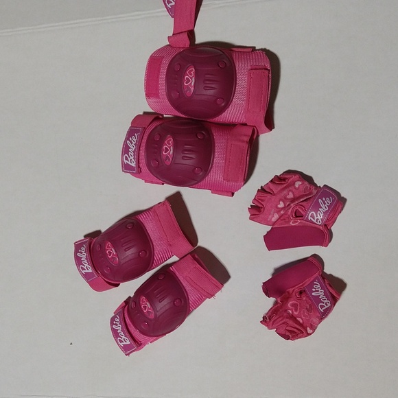 Kid's Barbie Knee and Elbow Pads with Gloves - Picture 1 of 1